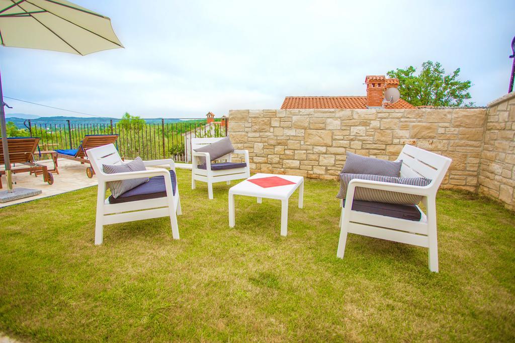 Villa Lara Karojba Номер фото