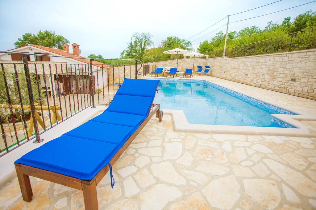 Villa Lara Karojba Номер фото