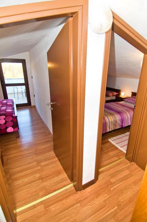 Villa Lara Karojba Номер фото